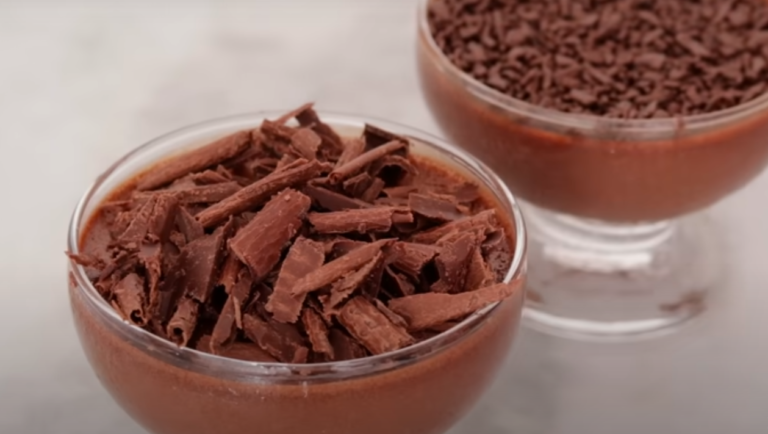 Mousse de chocolate simples no liquidificador