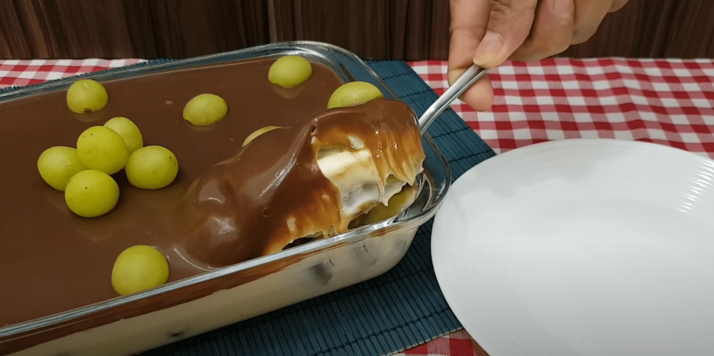 receita de sobremesa de uva na travessa