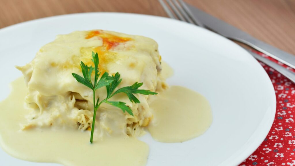 Receita de lasanha de carne moída com molho branco