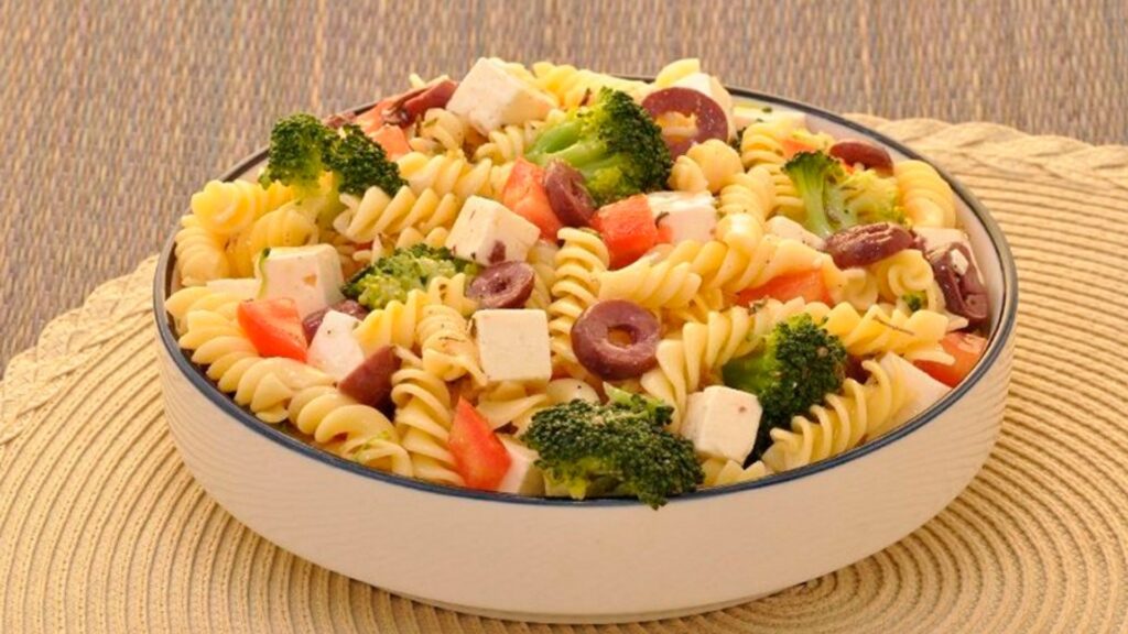 salada de macarrão